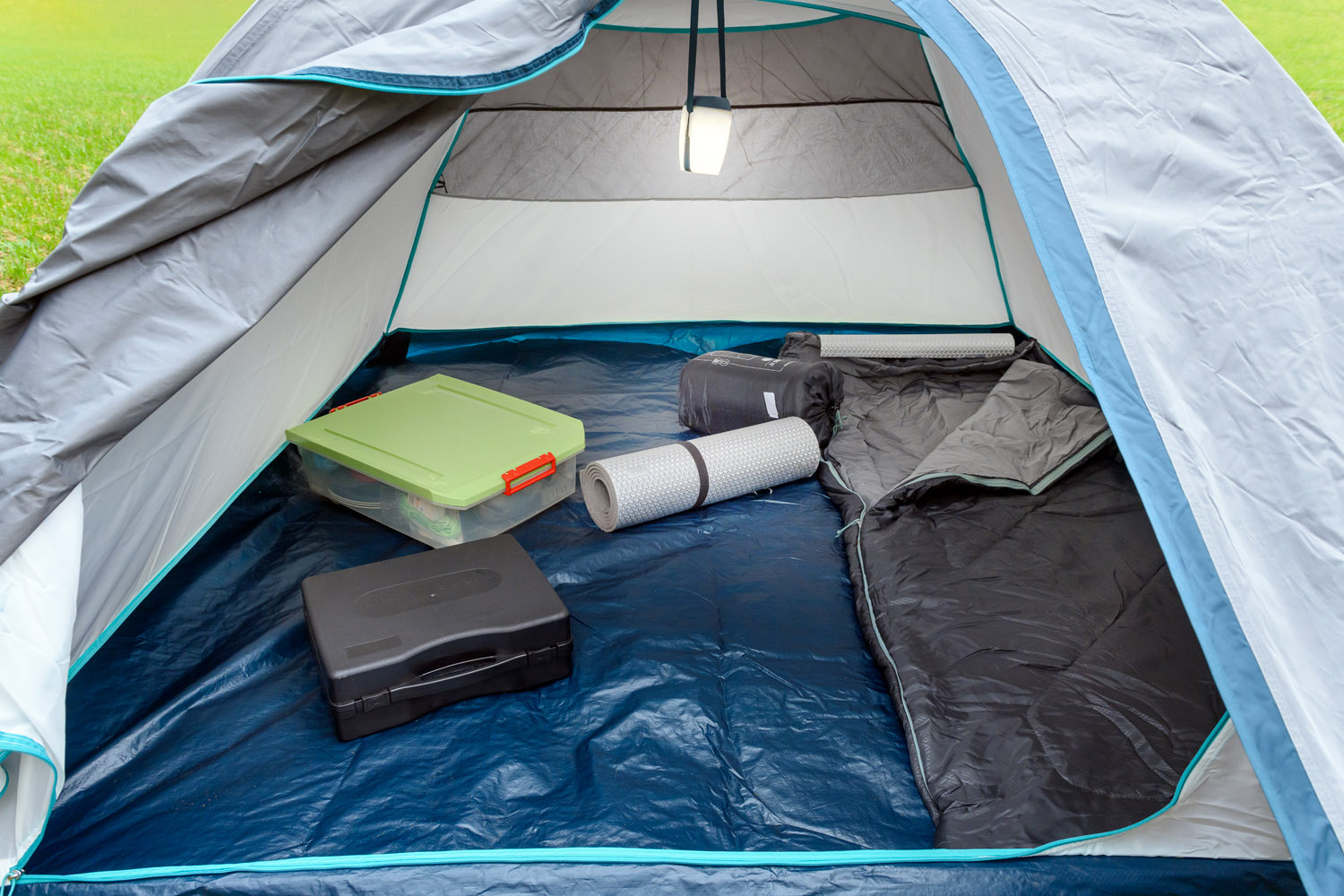 intérieur tente camping acampiquipugui